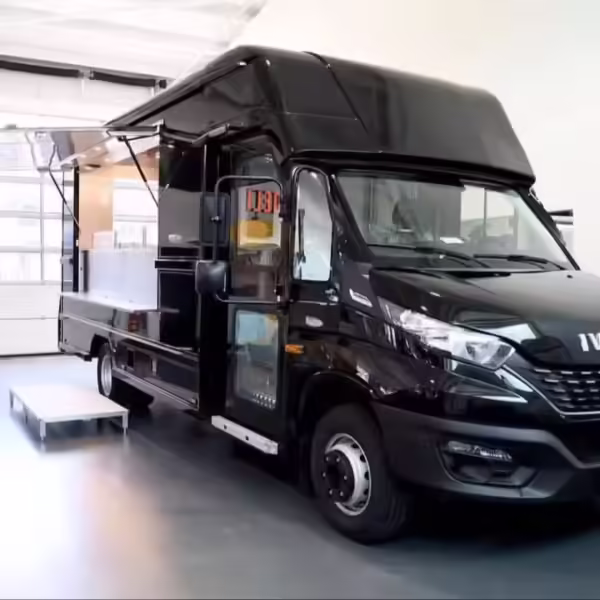 Commercial Catering Fully Equipped Mobile Food Truck Fast Food Catering New Condition Restaurant Vending Motor For Fast Food