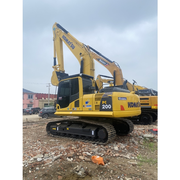 2023 Komatsu PC200LC-8